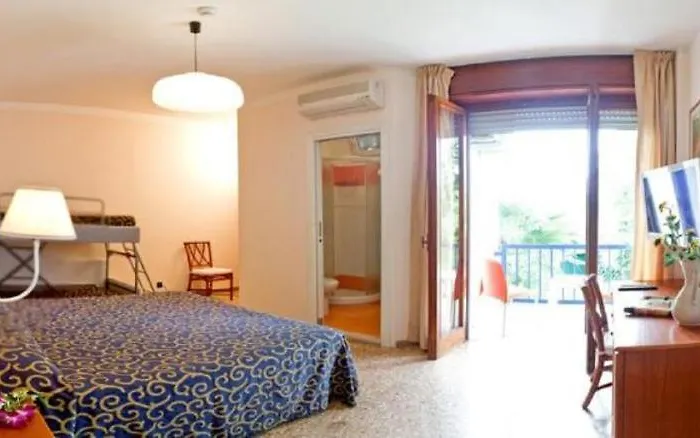 Horizonte Отель Бибионе